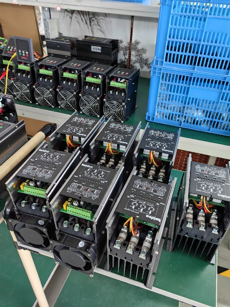 电力调解器在哪些工业领域应用最普遍（如电炉加热、电机调速等）？？？？有什么特殊的应用案例？？？？