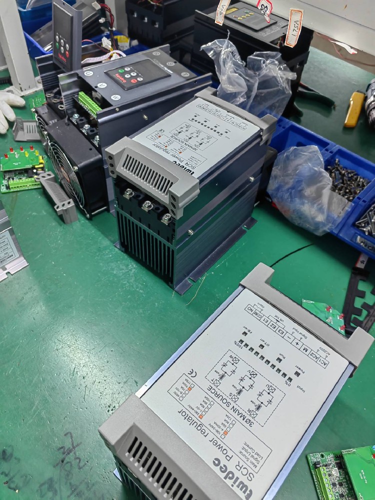 在易燃易爆的危险情形中，，电力调解器是否具备防爆功效？？？？？？或者需要接纳什么特殊步伐？？？？？？