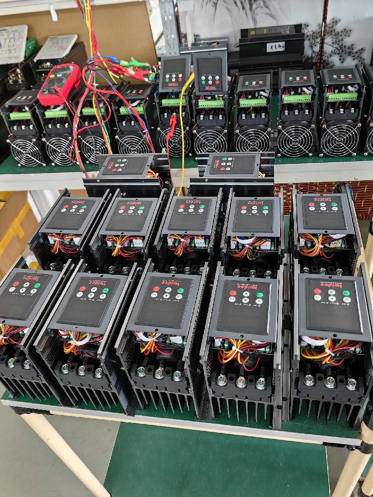 关于小功率且对精度要求极高的实验装备，，应怎样精准选型电力调解器？？？？？？