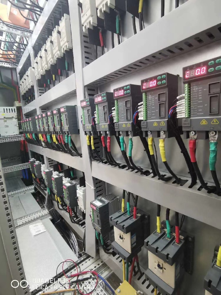 电力调解器与区块链手艺连系，，，，，，能否实现电力分派的去中心化和更高效羁系？？？